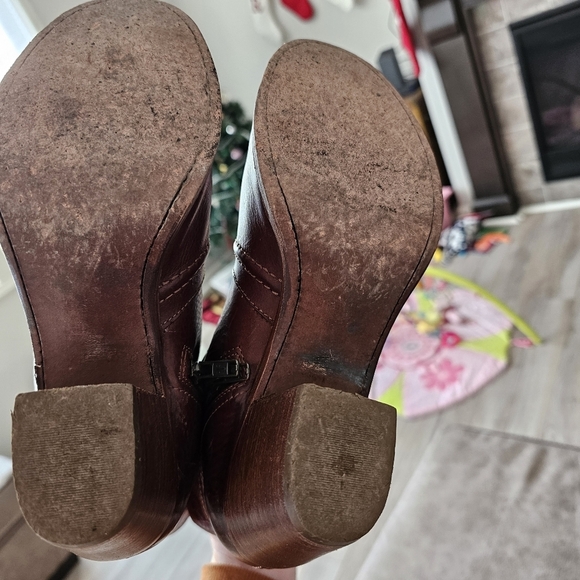 Frye Jane Trapunto Bootie - Picture 8 of 9